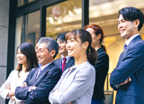 大手不動産仲介会社で年間件数100件以上、営業数字No.1の実績あり